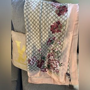 100% Authentic 'GG BLOOMS' MONOGRAM FLORAL PRINT SILK SCARF. Sold out everywhere